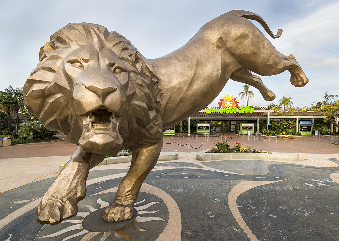 San Diego Zoo Unveils 27-foot Bronze Lion on Front Plaza – San Diego